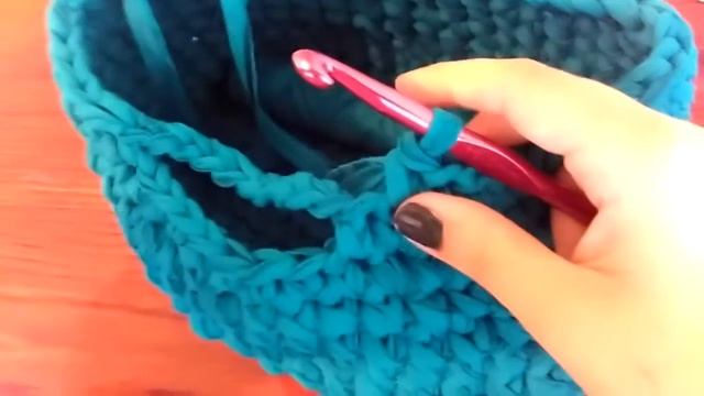 Как связать стильную корзинку крючком? Для начала нужно покупать качественную пряжу