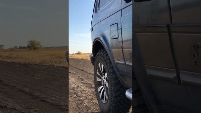 LADA NIVA ? #niva #lada #lada2121 #vaz2121 #offroad #ladaniva #видеограф #videographer #car #video
