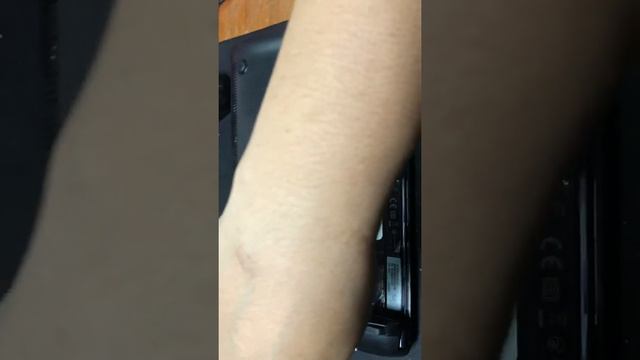 HOW TO REMOVE/INSTALL ASUS 1015PX KEYBOARD PART 1