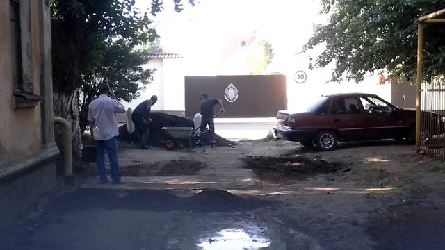 Как накануне приезда Воробьева в ЦОВБ денег на асфальт не пожалели ч.1