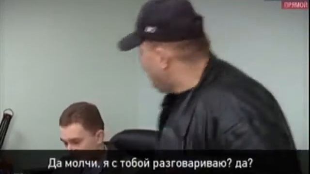 Человек с ружьем...Представитель новой власти Сашко Белый кто же у власти ????