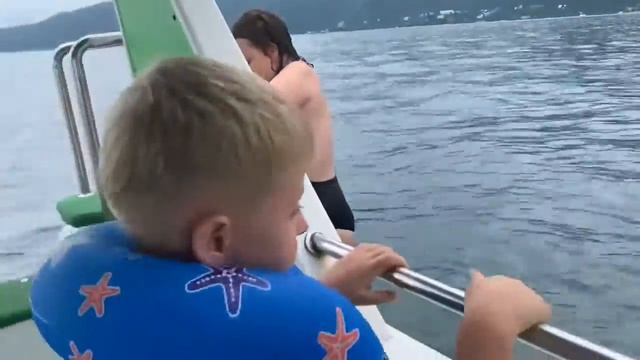 Морская прогулка на катере. Встреча с дельфинами. Абхазия 2021