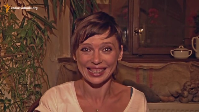 Украинка жалеет Россиян (Письмо  другу, макдональдс закрыли, интернет по талонам...)