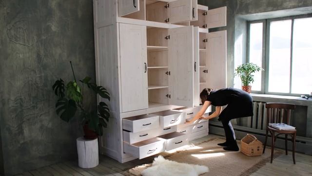 Шкаф из массива сосны