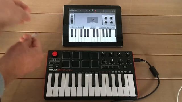 AKAI MPK Mini and iPad - Connecting