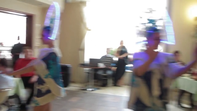 русский народный танец на свадьбе -белые трусы