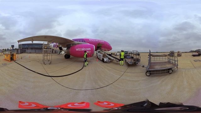 Flugzeugabfertigung Am Dortmund Airport // 360°-Video