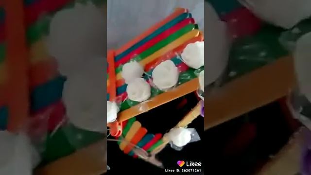 Поделка из деревянных палочек 