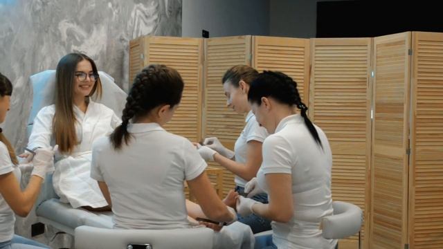 «МАНИКЮР+ПЕДИКЮР за час!»