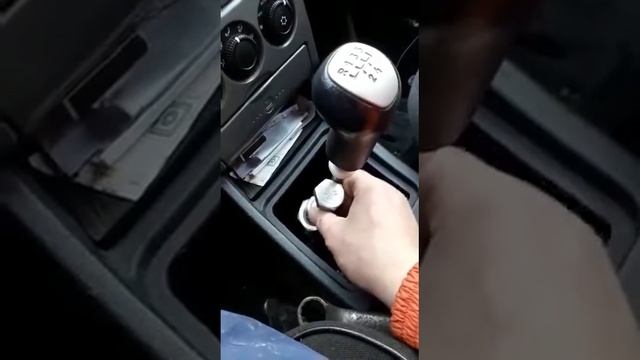Как снять ручку КПП на ладе
