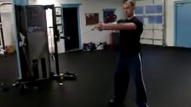 Тренировка пресса на кроссовере