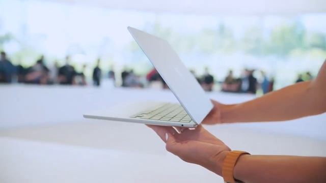 Apple M2 MacBook Air And 13in MacBook Pro First Look