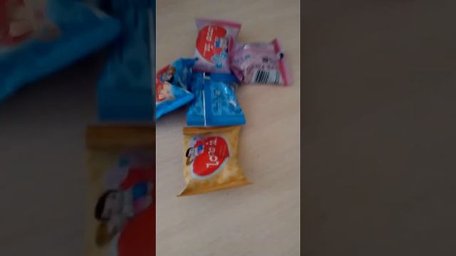 Распаковываем печеньки с вкладышами Love Is