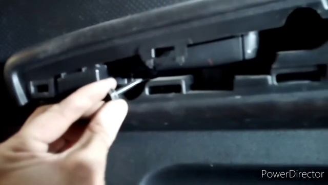 Ремонт дверей: снятие обшивки и замена ручек