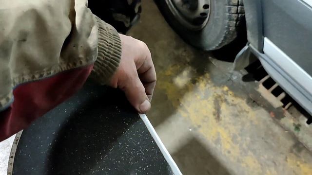 не выбрасывайте старые сковородки