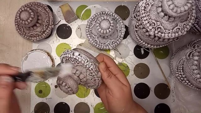 Декупаж шести стеклянных баночек . Часть 2.