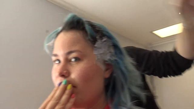 Teaching Linda To Bleach Her Hair...and Then MINE! | BlondeMe | Pink Unicorn