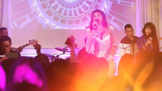 I Hate My Self For Loving You  Desmond Child  Joan Jett - Malise Tường Vy  Live