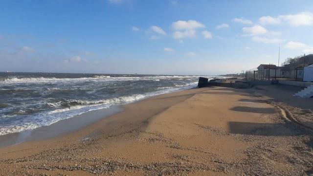Зима и шторм на Азовском море Опасность для Голубицкой миновала
