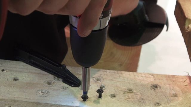 IskraERO HB 6142-14 LT и 150 саморез в дерево