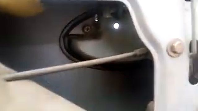 Ремонт дверей: снятие обшивки и замена ручек