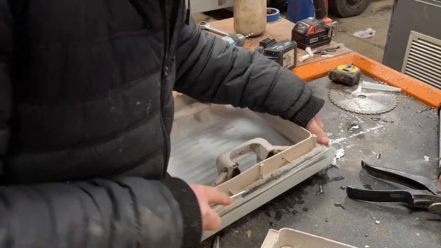 Mercedes Sprinter Demountable Camper Part 3- Sealing The Roof, Fitting Vents And Doing Some Wiring