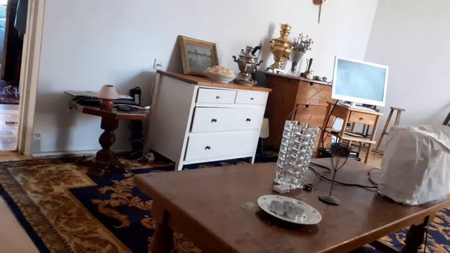 Запах убирая в доме с опилками в литве.