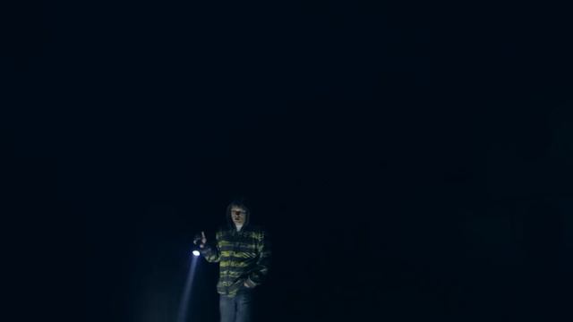 Мощные фонари в грозовую ночь