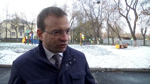 Вячеслав Трапезников принял участие в открытии обновленного двора