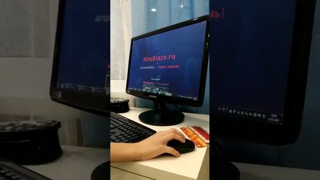 Радужная семья в гостях у Арсения, Алисы и Амелии играют в майнкрафт. Алиса празднует свой ДР 3 год