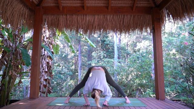 EVERYDAY MORNING YOGA | 10-minute Energising Practice For All Levels.. Ashley Freeman