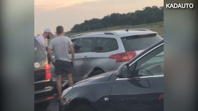 Борьба с обочечниками продолжается. Калининград. Приморское кольцо. 04.08.18