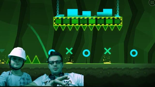 БЕШЕНЫЙ КУБИК Играем НА ЩЕЛБАНЫ в GEOMETRY DASH папа с сыном играют в геометри даш И ПРОИГРЫВАЮТ 10