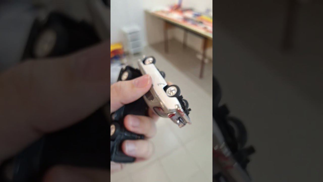 Супер толстая жирная Волга против Москвича!