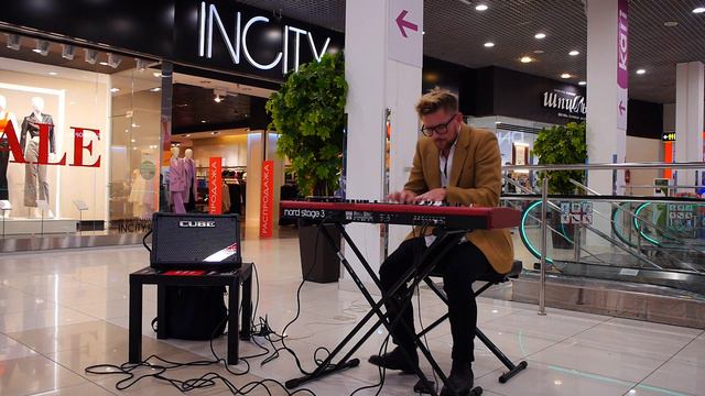 Maestro Max best Piano  Маэстро Макс зажигает в ТЦ Посейдон vol.2
