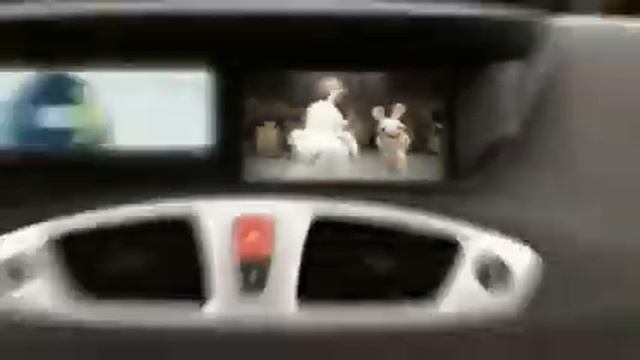 Publicite Renault Grand Scenic Les Tests Cretins Numero 7