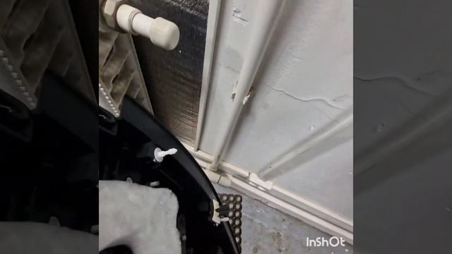 Ремонт дверей: снятие обшивки и замена ручек