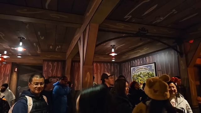 🔴 Live: Wednesday Night Stream At Disneyland! - It Might Rain But Let's Have Some Fun!