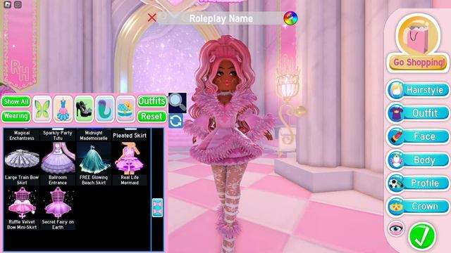 TRYING ON THE EVERFRIEND SET EVERFRIEND HALO 2024?   Roblox Royale High Valentines 2024 IDEAS 
