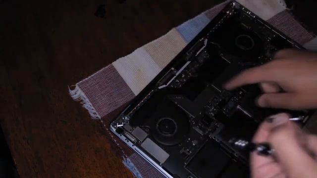 2016 MacBook Pro Retina LCD Screen Replacement