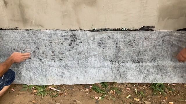 Дом в деревне / Гидроизоляция цокoля дома