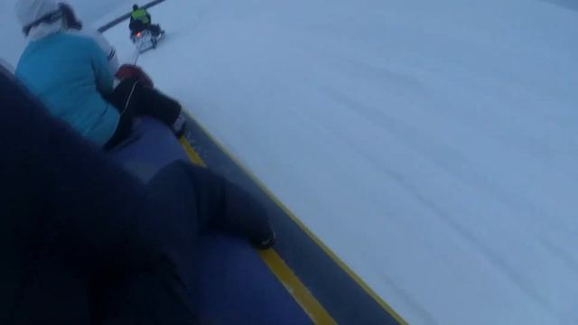 поездка на горку/катаемся на снегоходе