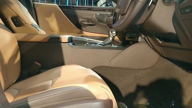 All New Lexus ES 300h Hybrid Electric Sedan | First Look & Price | Motown India