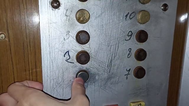 Лифты (КМЗ-1990 г.в.) V=1м/с, Q=320/500кг (г. Екатеринбург).