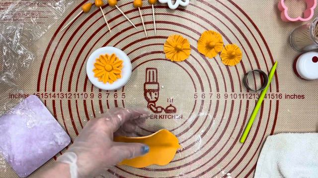 How To Make 🌼 Carnation Or Marigold 🌸Gum Paste Sugar Flowers