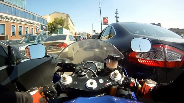Сумасшедший мотоциклист в пробке ! Р6 Gold Batman R6 Gopro 4 ГУУ GUU
