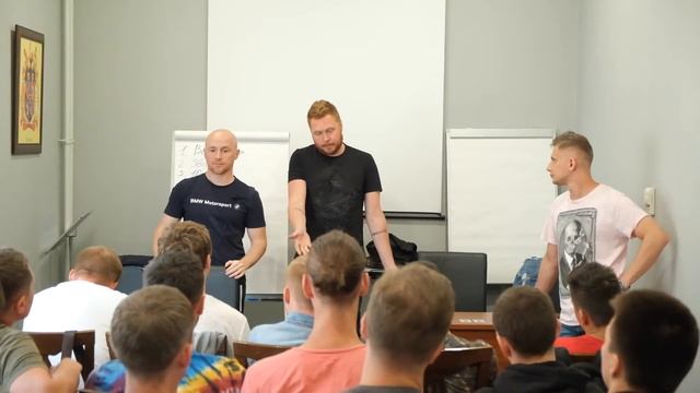 4 крутых фишки при знакомстве ТЫ ЗАИНТЕРЕСУЕШЬ девушку 100