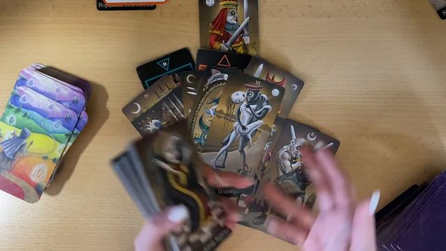 4 королевы, кто за вами тайно наблюдает? Зачем?