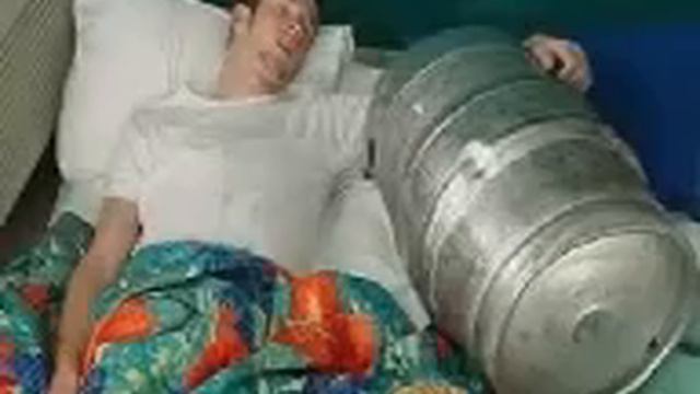 Если с другом сел бухать