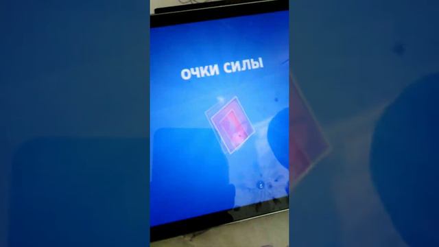 Кошка открывает боксы